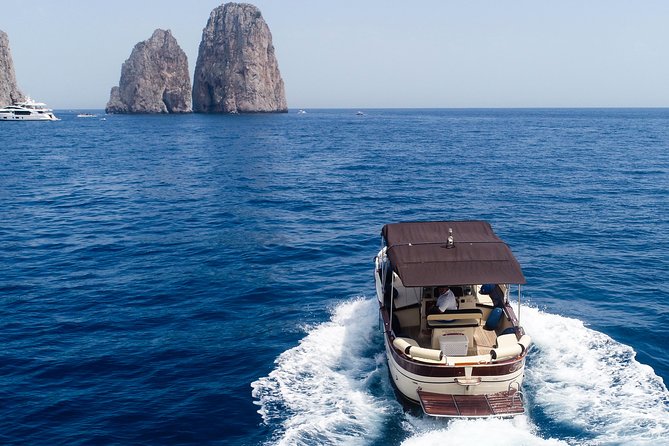 Private Boat Tour from Sorrento to Positano and Amalfi - Costiera by boat, not by bus