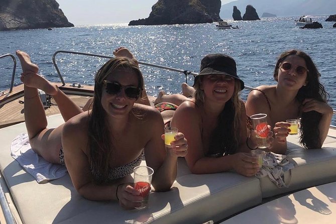 Private Boat tour Positano & Amalfi coast - Drinks and snack pacing: the day stays fun, not rushed