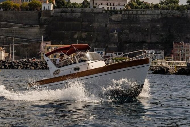 Private Boat Tour Sorrento to Positano & Amalfi–Typical Gozzo 750 - Lunch in Nerano (and how it can shape the day)