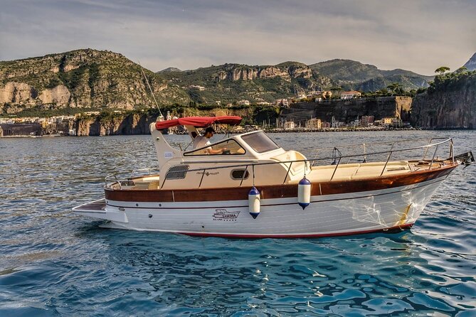 Private Boat Tour Sorrento to Positano & Amalfi–Typical Gozzo 850 - The sea run that frames the whole coast: Nerano and Li Galli Islands