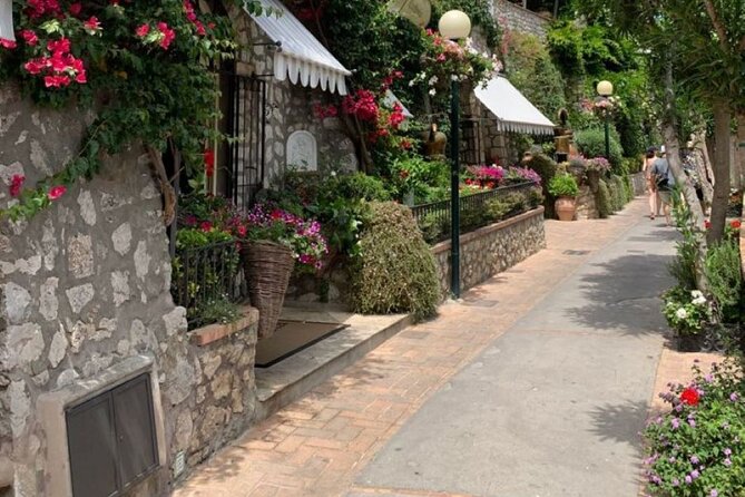 Private Capri and Blue Grotto Day Tour From Sorrento - Stop 5: Piazetta di Capri (Capri Town’s Social Center)