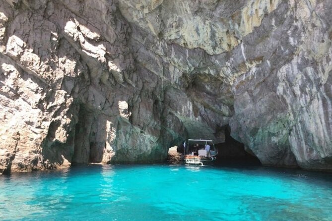 Private Capri Luxury Boat Experience: Cruise, Swim & Sunbathe - Practical start-to-finish: meeting point, phone number, and group setup