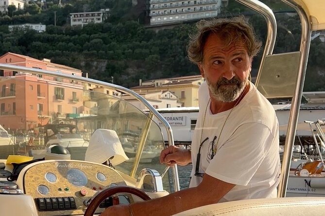 Private Sorrento Coast Tour from Marina Grande -Premium 28ft Boat - The return cruise to Marina Grande: final coastal views without stress