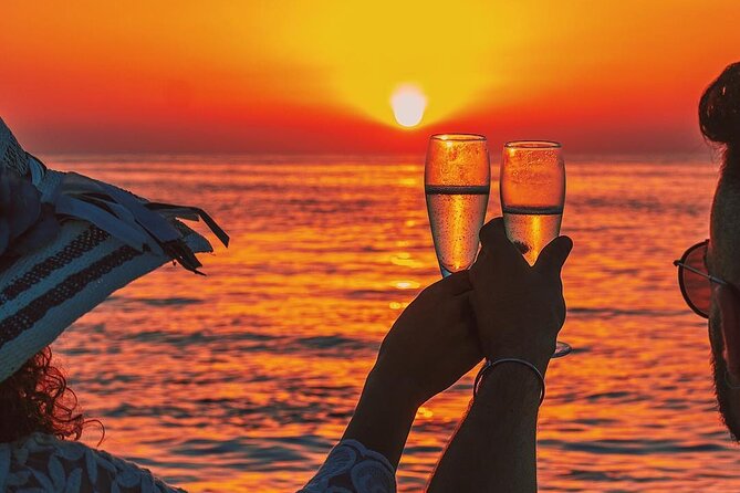 Private Sunset Boat Tour with Prosecco from Sorrento - Golden hour sailing from Marina Piccola