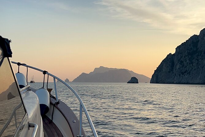 Private Sunset Experience With aperitif and music - Captain Lorenzo and the best part of the evening: feeling at home