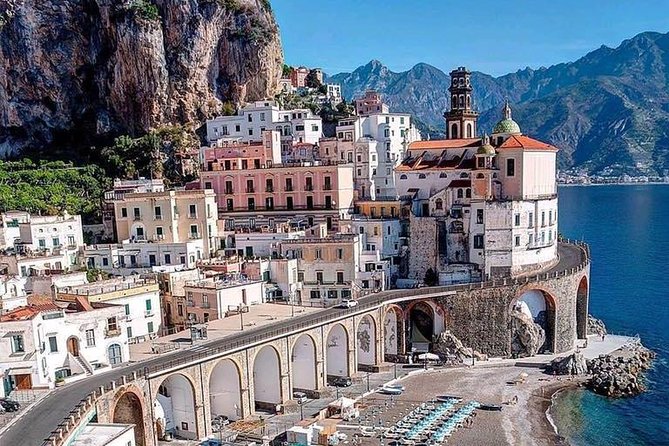 Private Tour Amalfi Coast from Sorrento - Lunch reality: not included, but the guide can help you find the right seat