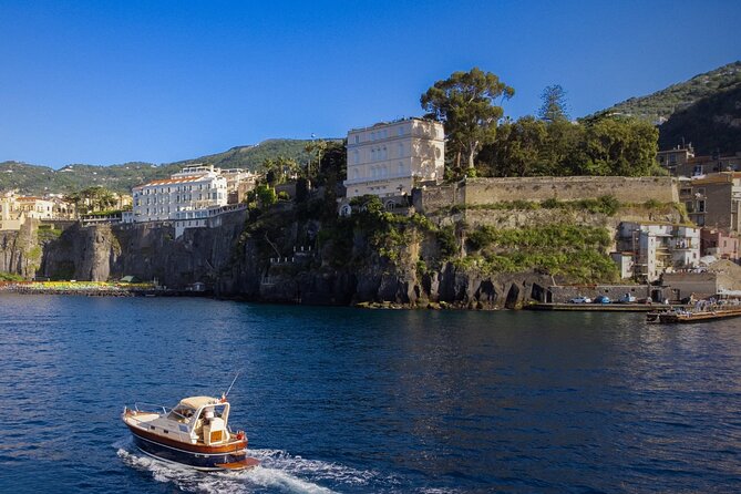 Private tour of Capri - I Faraglioni and the Arch of Love: Quick Photo Time, Big Impact