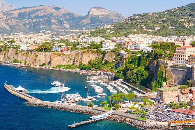 Shuttle service from Sorrento to Napoli Airport/Train Station - Naples Airport or Train Station: picking the right destination