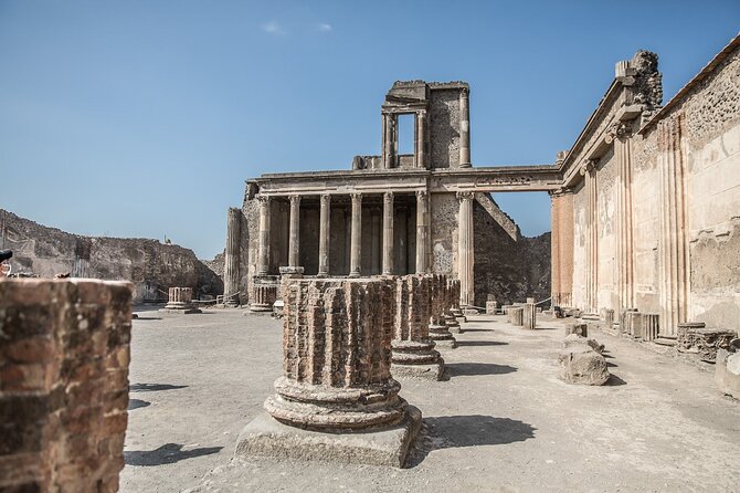 Skip-the-Line Pompeii Guided Tour from Sorrento - Teatro Grande: Watching tragedies with Vesuvius in view