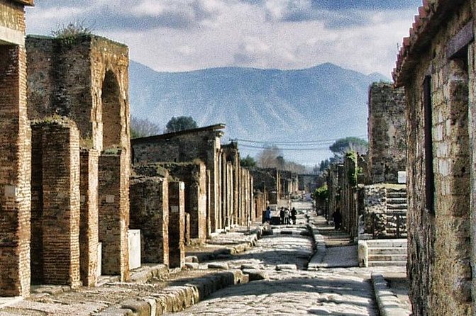 Skip the line Private tour of Pompeii from Sorrento - Sorrento logistics: pickup, train ride, and not wasting your morning