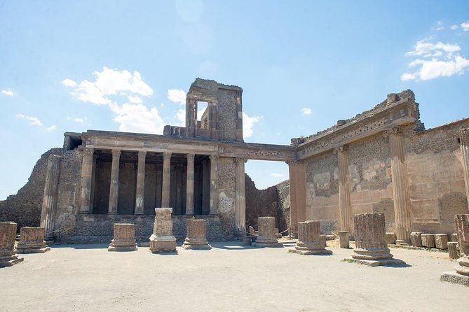 Skip the line Private tour of Pompeii from Sorrento - Pompeii Archaeological Park: two hours of the essentials that you’ll remember