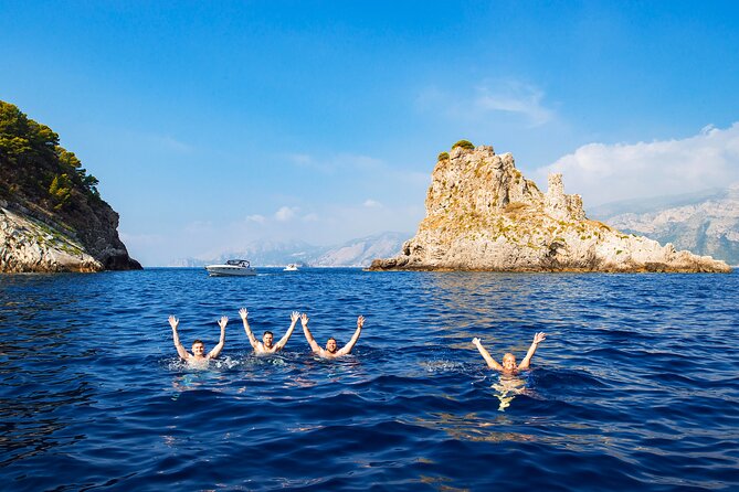 Sorrento Coast Highlights: 2-Hours Small Group Boat Tour - Stop 1 in Sorrento: quick boarding, then out to open water