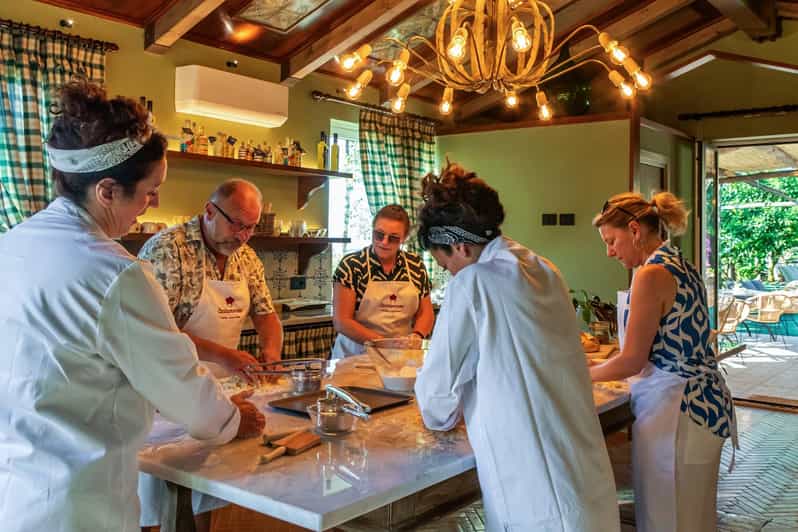 Sorrento Cooking Class: Taste the Tradition feel the Love - Meeting at Vallone dei Mulini and finding the Cucinammore minivan