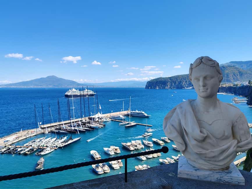 Sorrento: Gothic-Baroque Art Tour & Free local Tasting - Crypt and patron-saint storytelling: the quieter side of Sorrento