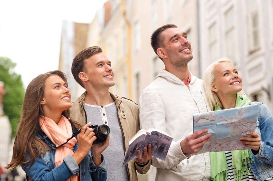 Sorrento: Gothic-Baroque Art Tour & Free local Tasting - Vesuvio-area flavors: fish, wine, and the free tasting lineup