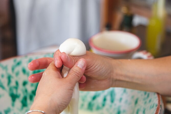 Sorrento Handmade Pizza school - Group Size and Atmosphere: Why 30 People Works