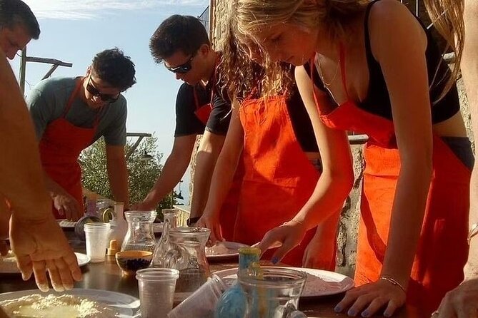 Sorrento Pizza Class with Wine, Limoncello and Transfer Included - The family-farm dinner atmosphere (wine, tasting, dessert, limoncello)