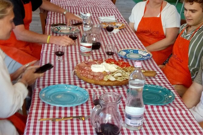 Sorrento Pizza Class with Wine, Limoncello and Transfer Included - Who should book this pizza class, and who should think twice