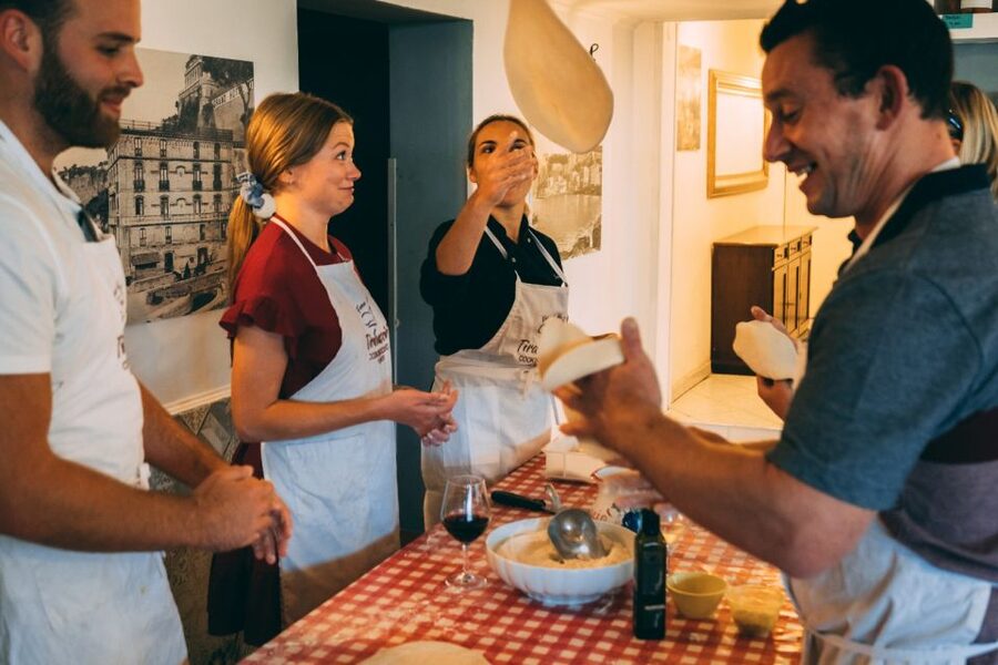 Sorrento: Pizza Making Class at Tirabusciò Cooking School - The welcome: red wine, oils, and fresh mozzarella first