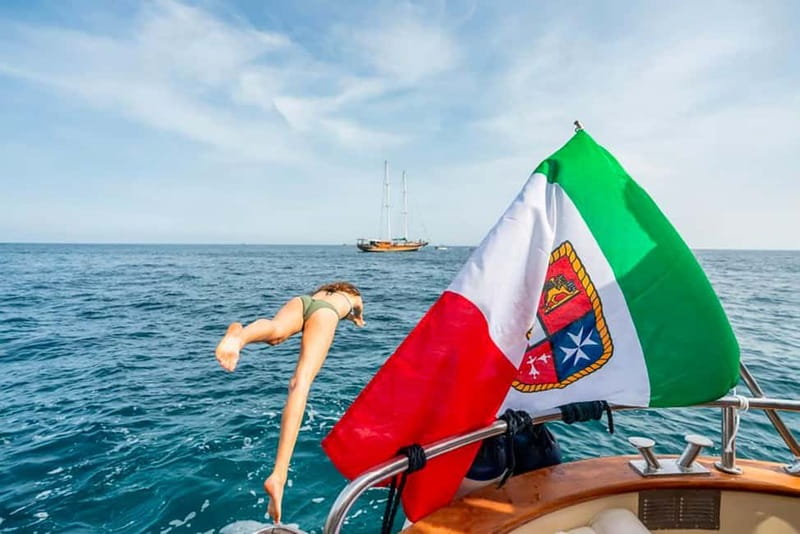 Sorrento: Positano & Amalfi Coast Small-Group Boat Tour - The cruise route: scenic time first, then the water breaks