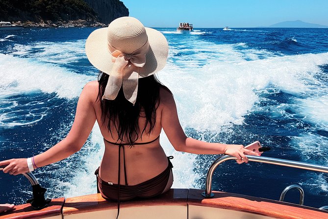 Sorrento: Private boat tour Capri&Positano - Raffaelli Shamal 40 - Marina Piccola Swim Time and the Capri “From the Water” Tour Feeling