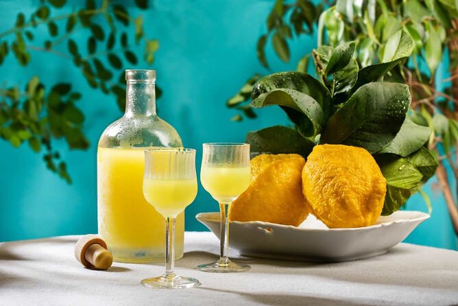 Sorrento Private Food Tour with a Local Guide - Stop 4: Piazza Angelina Lauro and the Lemon Finale at Parco Lauro