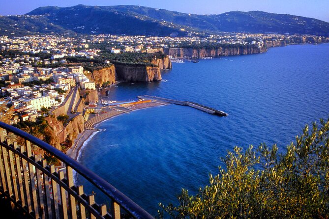 Sorrento: Private transfer to Naples - Key things to know before you book