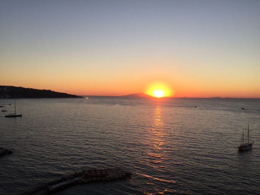 Sorrento: Scenic Boat Tour with Aperitif - Key things to know before you book