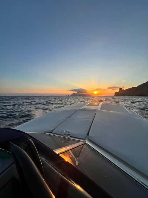 Sorrento: Sunset Coastal Boat Tour with Aperitif - Small-group calm and onboard comfort you’ll notice fast