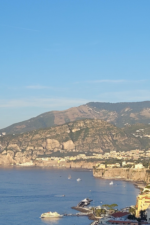 Sorrento through the eyes of a local - Piazza Tasso meeting point and the start of the Sorrento story