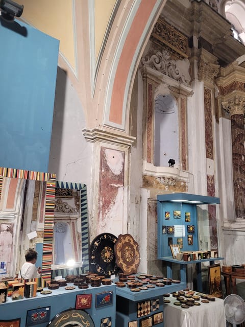 Sorrento through the eyes of a local - Craft workshop moment: Sorrento inlay in a deconsecrated church