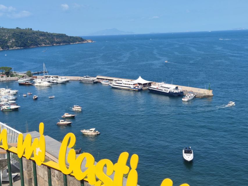 Sorrento: walking in the Grand Tour with stunning landscapes - Starting at Vittoria Square: Hotel Bellevue Syrene’s Roman backdrop