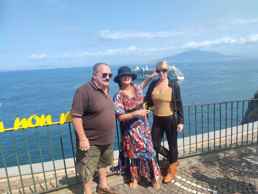 Sorrento: walking in the Grand Tour with stunning landscapes - Imperial Hotel Tramontano: terrace views and Torna a Sorrento