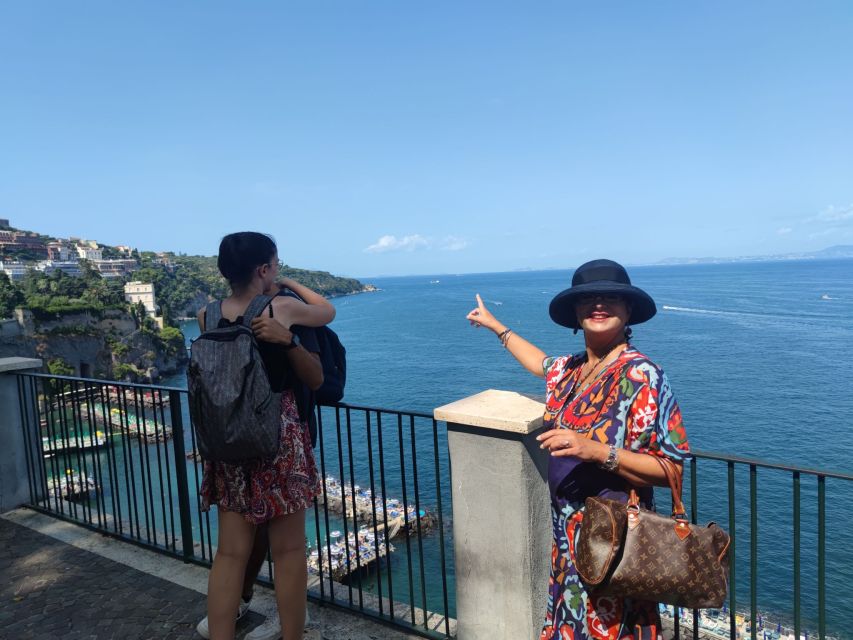 Sorrento: walking in the Grand Tour with stunning landscapes - Public Garden panoramas: Anema e core and sea-to-volcano framing