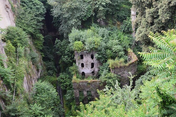 Sorrento Walking Tour & Limoncello Tasting - Two hours in Sorrento: a smart way to get your bearings