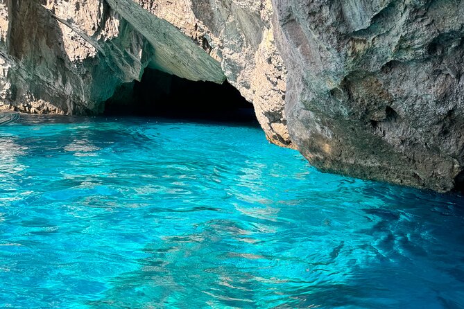 Sorrentomaxiboat tours to Capri - Onboard drinks and the crew vibe: where the day turns personal