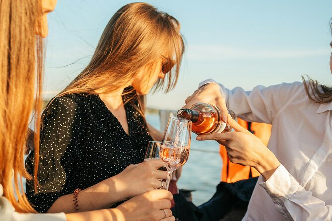 Sunset Wine Tasting on Board - Wine tasting at sunset: what the 2.5 hours feels like