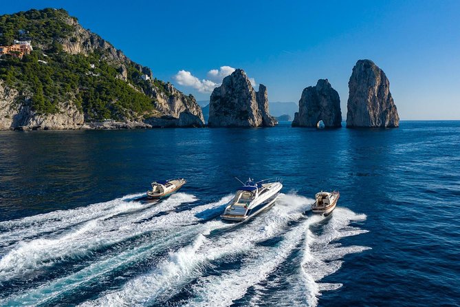 The Blue Fever: Capri island day cruise - Bagni Regina Giovanna, White Grotta, Grotta Verde: the cave set starts strong