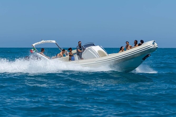 Tour in Paradise Boat in Amalfi and Pontine Islands - Capri and Piazzetta di Capri: the classic stop, from the sea
