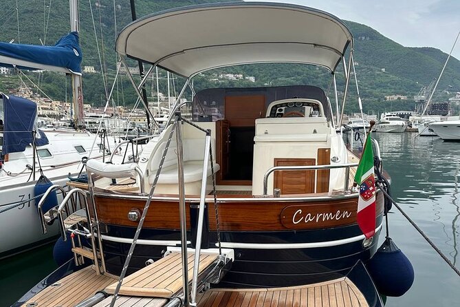Tour in Paradise Boat in Amalfi and Pontine Islands - Positano by foot: shops, streets, and a real change of pace