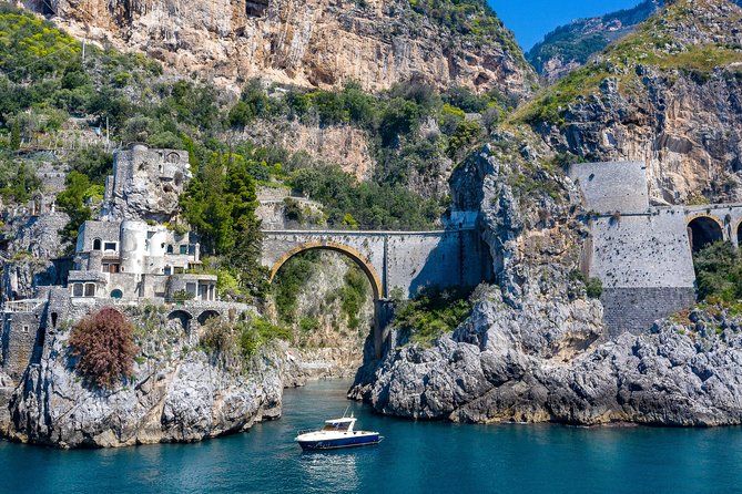 Tour Privato della Costiera Amalfitana in Barca - A private Amalfi Coast boat day that actually feels like a day