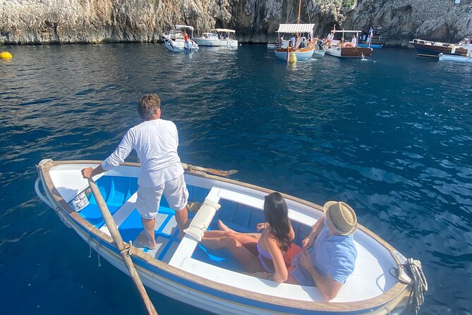 Tour Privato di Capri in Barca - The route in between: what you’ll see while the boat is in motion