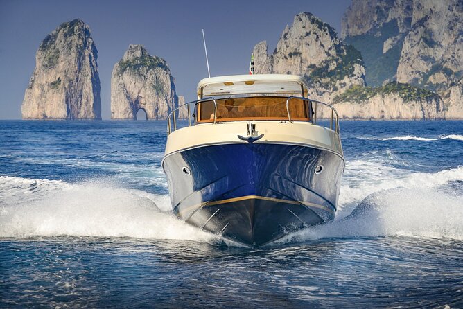 Tour Privato di Capri&Positano in Barca - Meeting in Sorrento and getting settled with Golden Charter