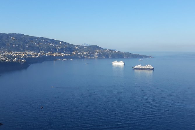Transfer from Sorrento to Naples or vice versa - In the Car With Tommaso: What Makes the Ride Feel Effortless