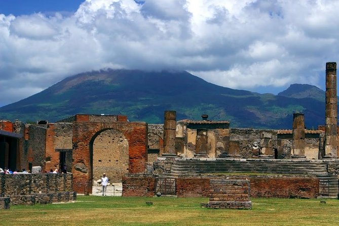 Transfer Naples to Sorrento with stop to visit Pompeii ruins - Naples to Sorrento, with Pompeii added in