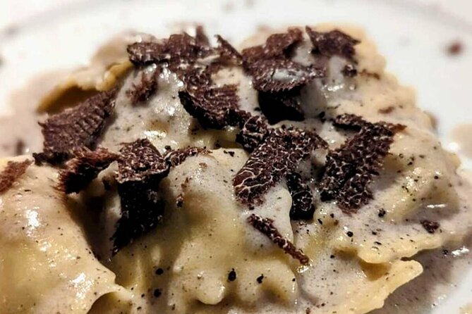 Truffle Hunting and Lunch Wine Tasting Experience at Cortecorbo - Wine tasting with dish pairing: six wines, one focused theme